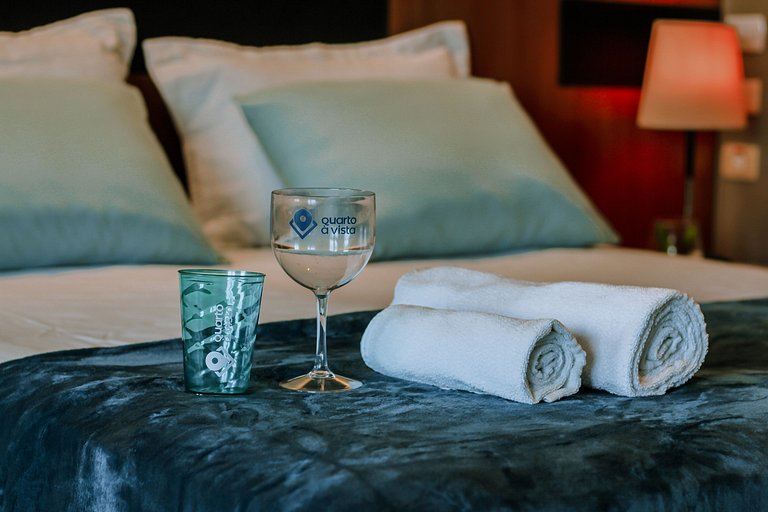 Flat 1009 Vista Parcial Mar em Petrópolis by Qavi