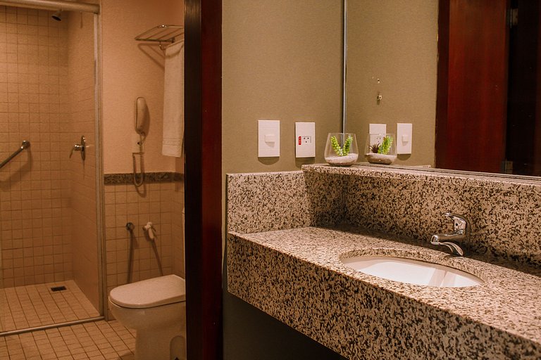 Flat 1009 Vista Parcial Mar em Petrópolis by Qavi