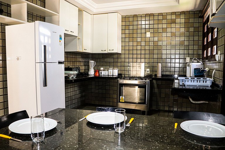 Casa com Excelente Área de Lazer em Ponta Negra