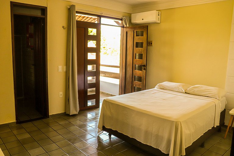 Casa com Excelente Área de Lazer em Ponta Negra