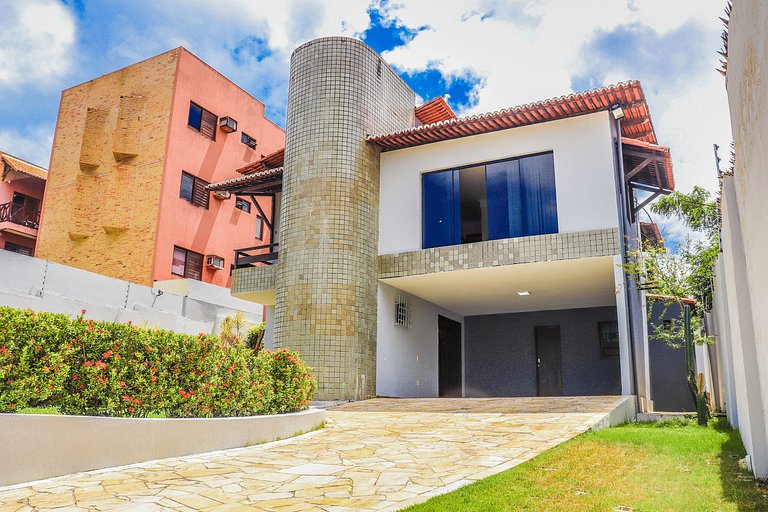 Casa com Excelente Área de Lazer by Qavi