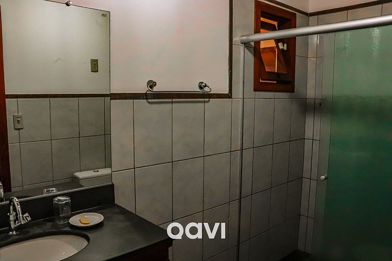 Casa com Piscina no PipaNatureza by Qavi