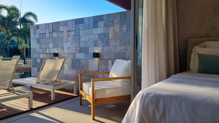 Quarto Deck Molhado Frente Piscina