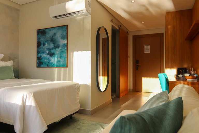 Quarto Deck Molhado Frente Piscina