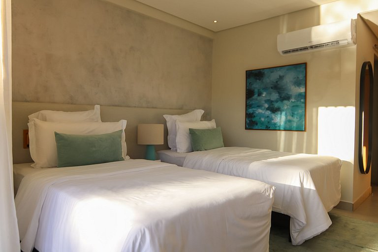 Quarto Deck Molhado Frente Piscina