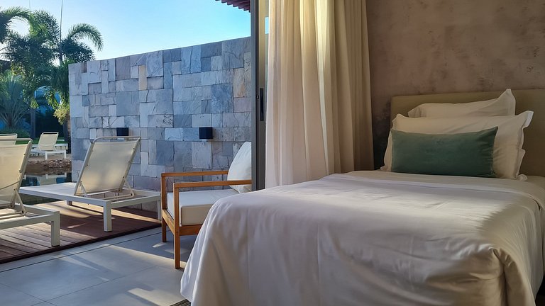 Quarto Deck Molhado Frente Piscina