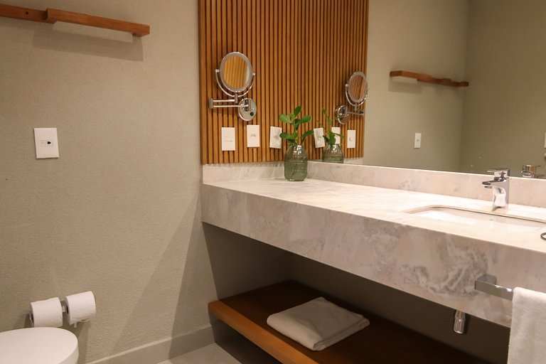Quarto Superior Frente Piscina
