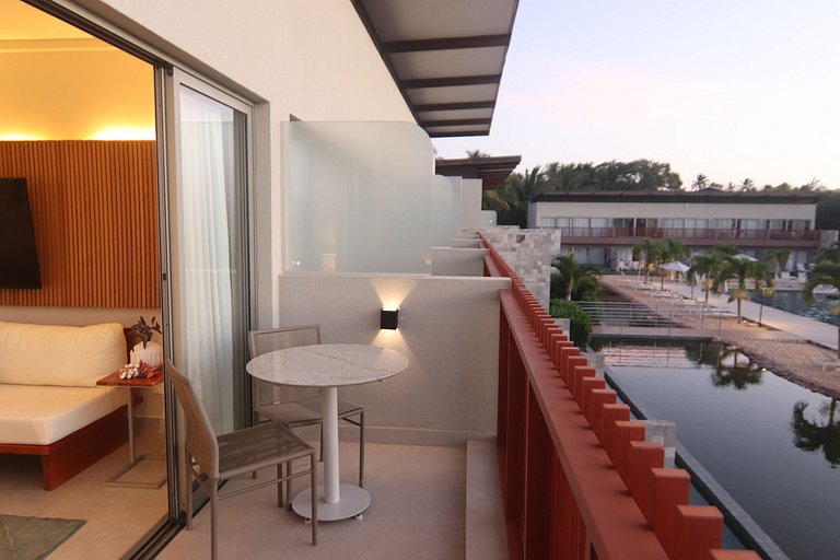 Quarto Superior Frente Piscina