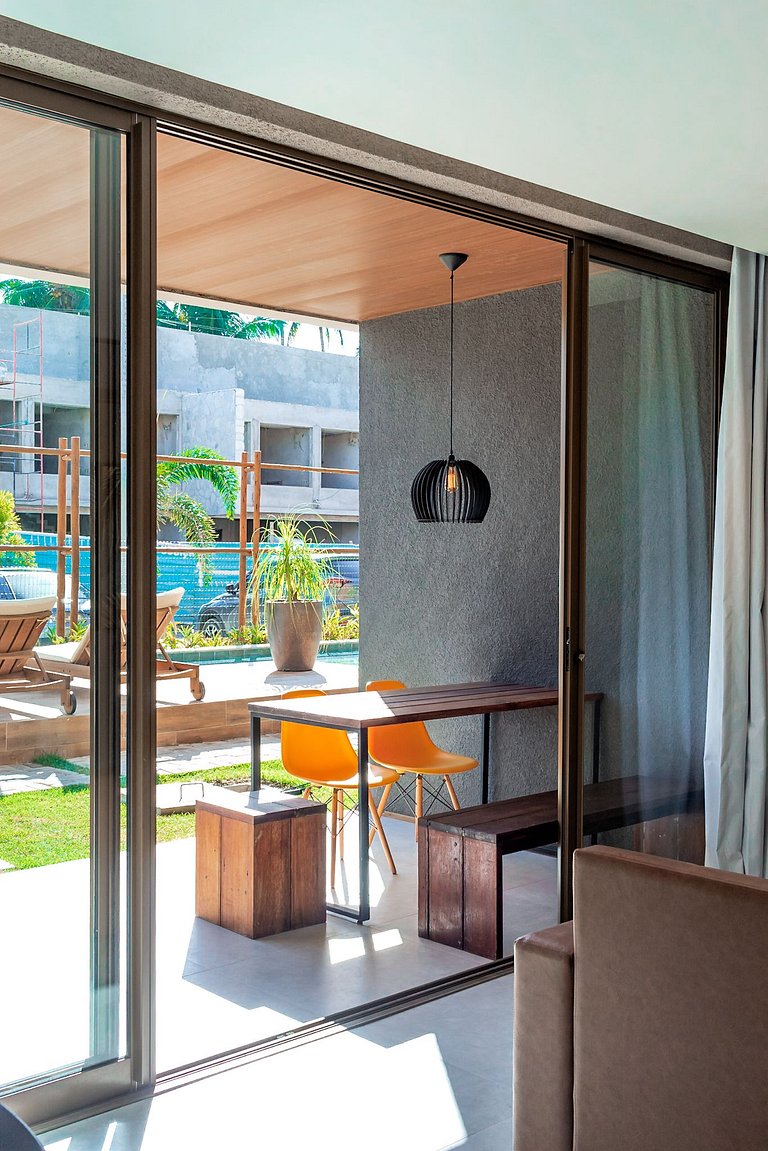 Apartamento com Piscina no Essence by Qavi