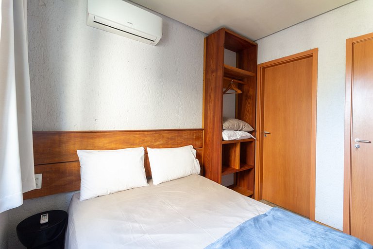 Casa com Piscina Privativa Lambari 102 by Qavi