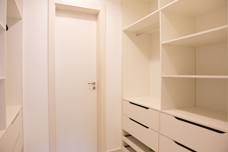 In Mare Bali Flat Marbella by Qavi