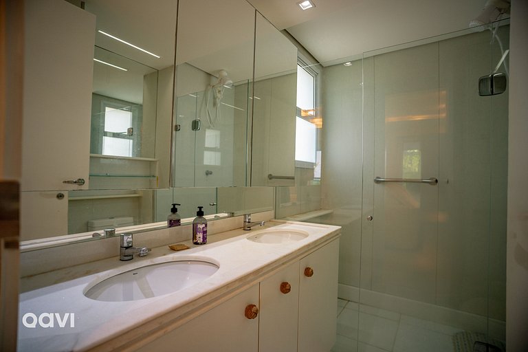 In Mare Bali Flat Cobertura Nusa by Qavi