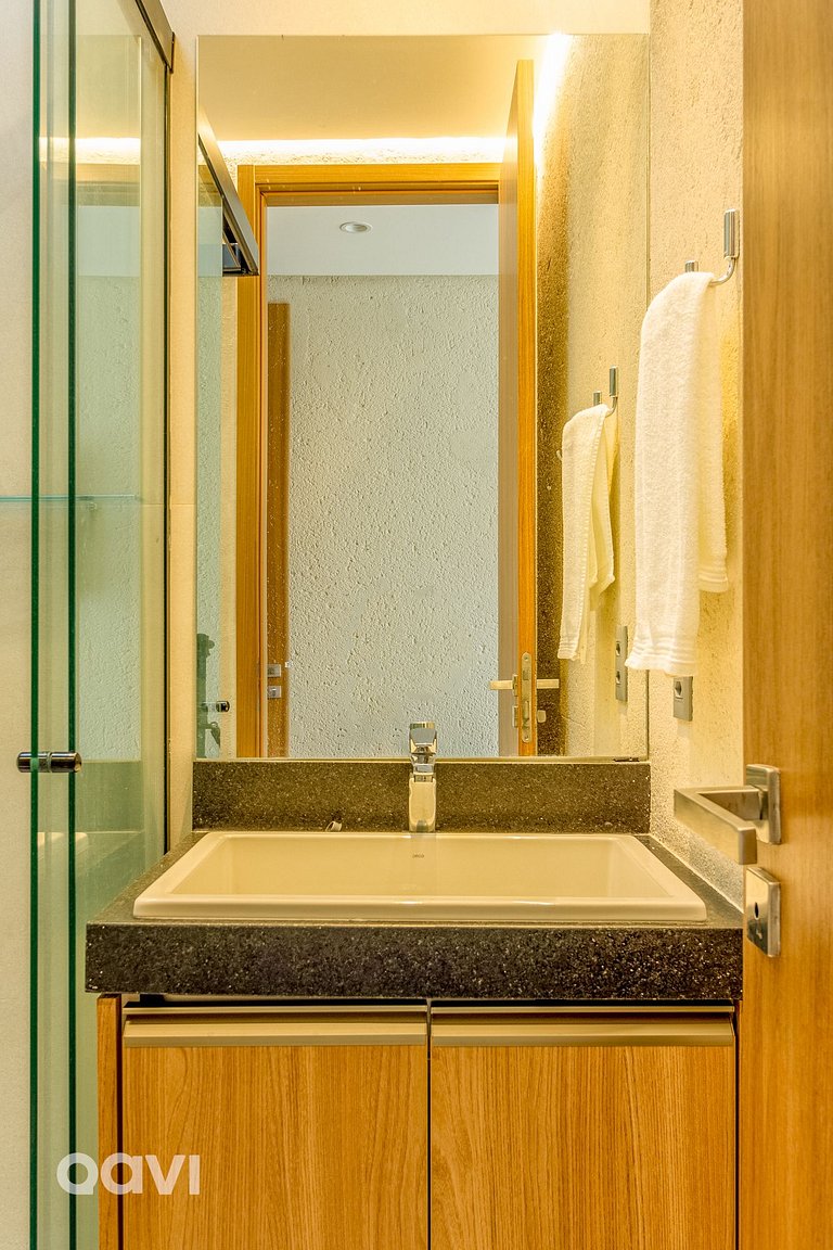 Casa com Piscina em Condomínio Beira Mar by Qavi