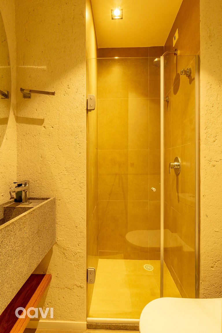 Flat com Piscina no Rooftop em Milagres by Qavi