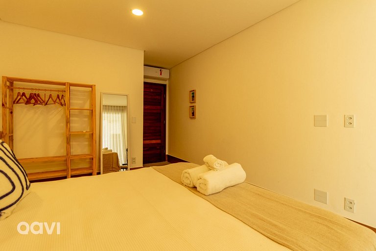 Casa Dahí na Praia do Marceneiro by Qavi