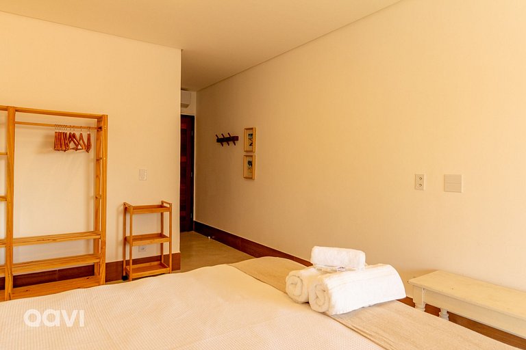 Casa Dahí na Praia do Marceneiro by Qavi