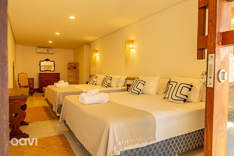 Casa Dhaí na Praia do Marceneiro by Qavi