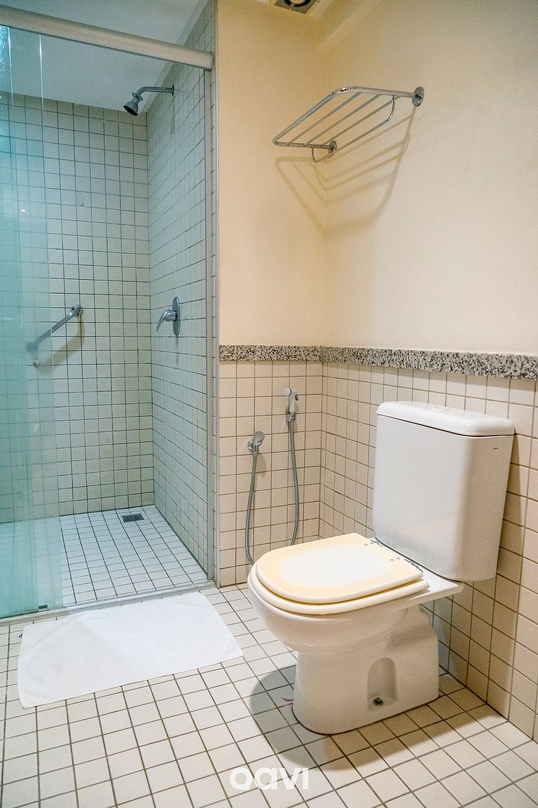 Flat 1109 Vista Parcial Mar em Petrópolis by Qavi