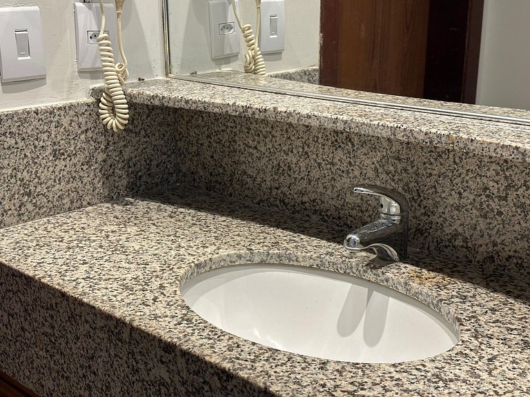 Flat Vista Parcial Mar em Petrópolis by Qavi