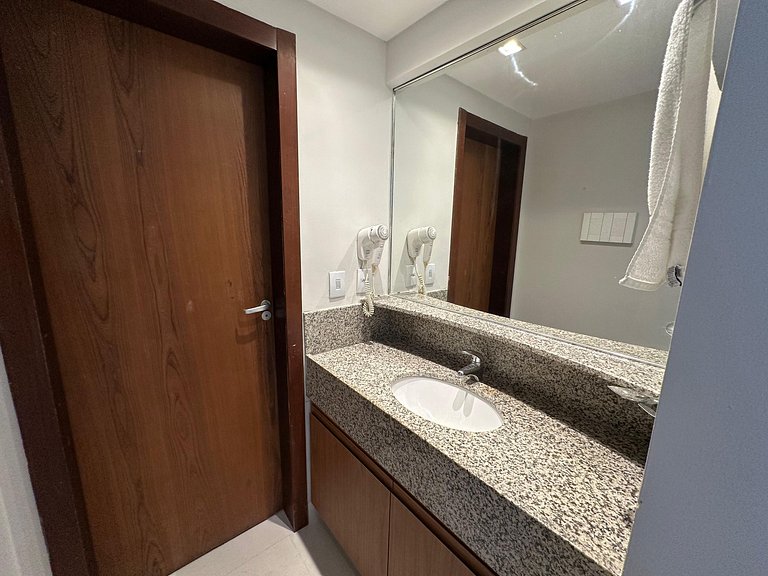 Flat Vista Parcial Mar em Petrópolis by Qavi