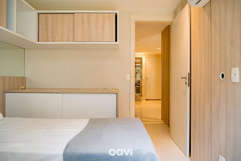 In Mare Bali Flat Premium Maui by Qavi