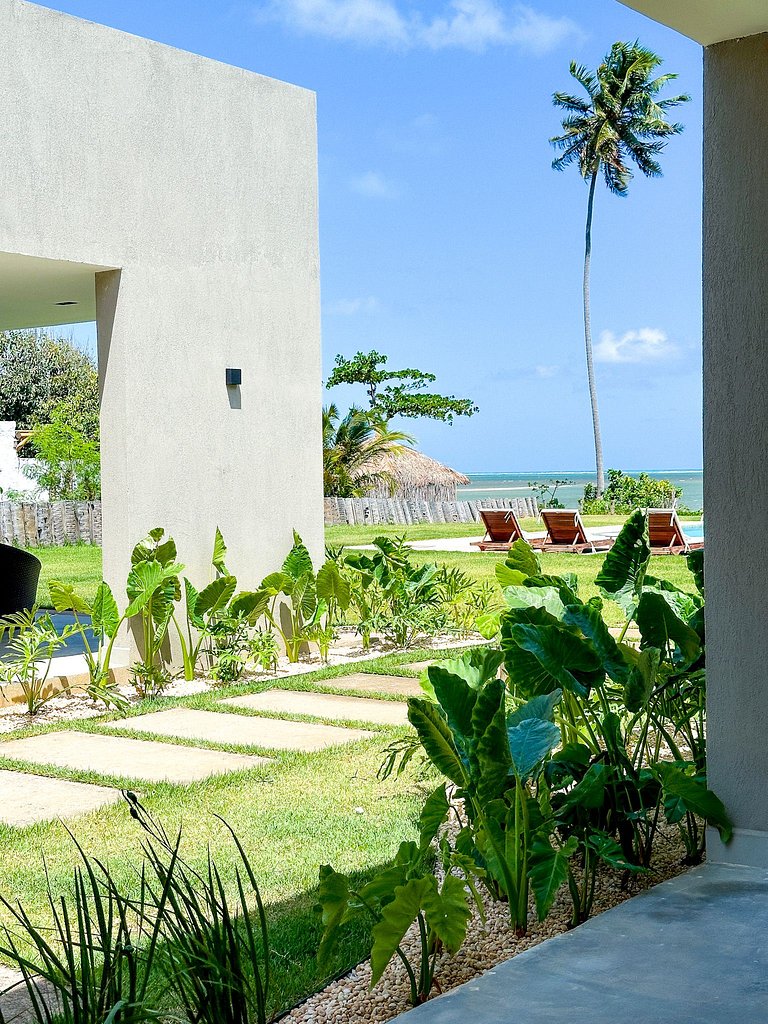 Casa Lages beira-mar na Praia do Patacho by QAVI