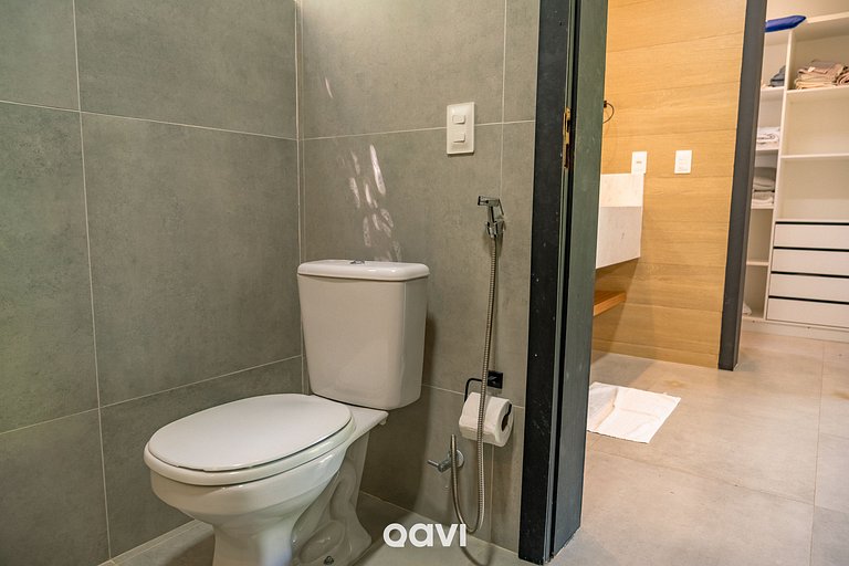 Casa com Piscina Privativa no Condomínio Maxlife10 - By Qavi