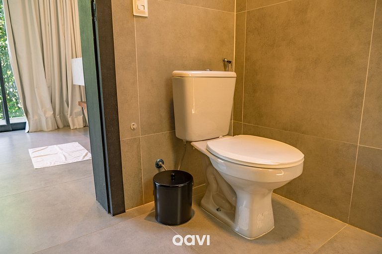 Casa com Piscina Privativa no Condomínio Maxlife10 - By Qavi