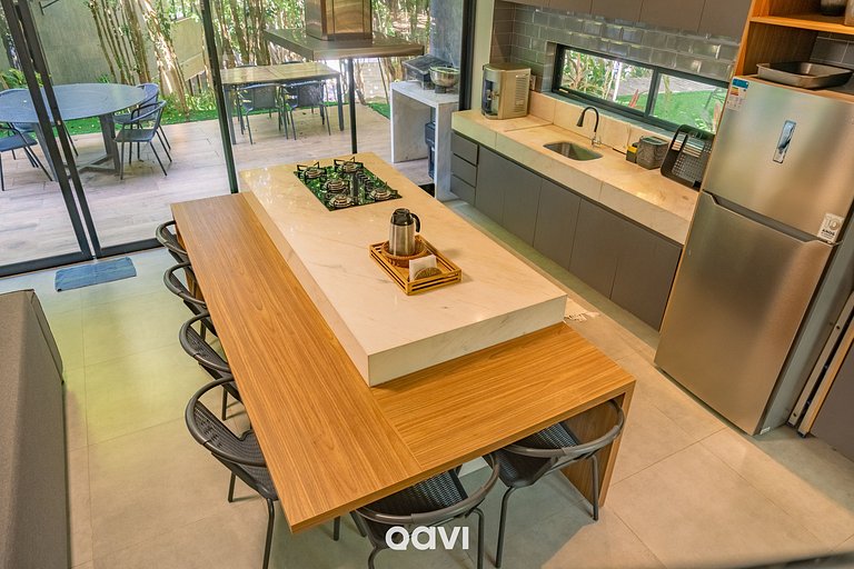 Casa com Piscina Privativa no Condomínio Maxlife10 - By Qavi