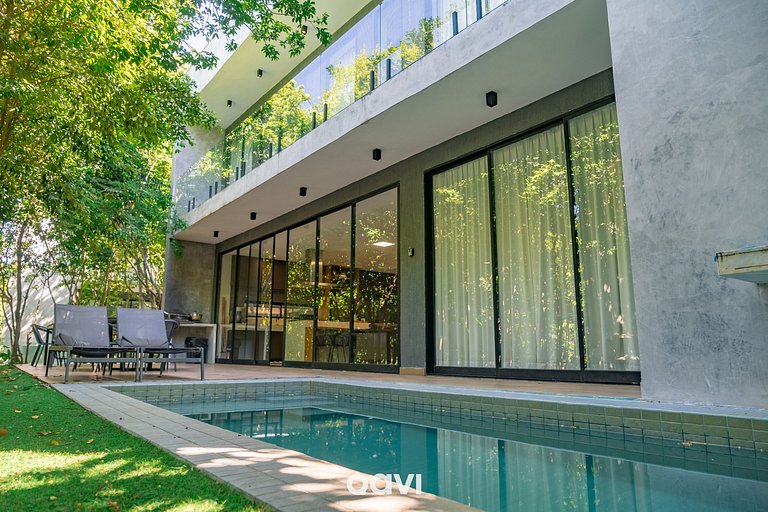 Casa com Piscina Privativa no Condomínio Maxlife10 - By Qavi