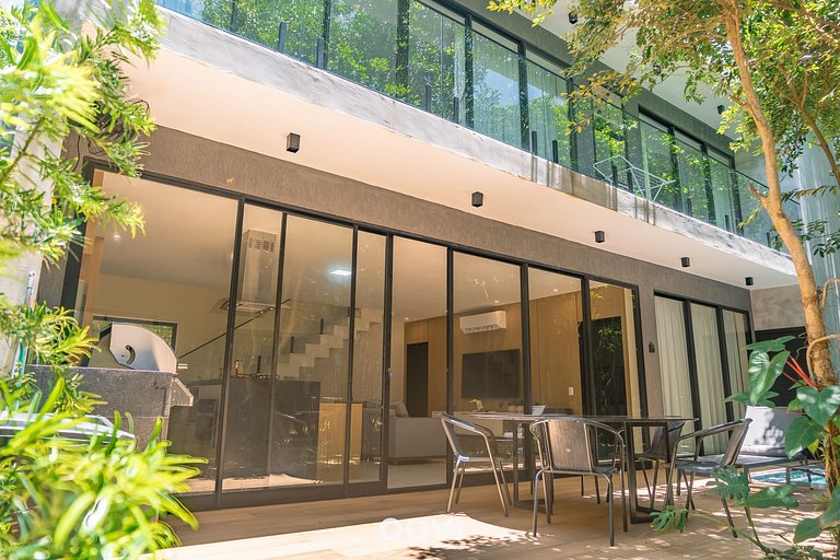 Casa com Piscina Privativa em condomínio Maxlife11 - By Qavi