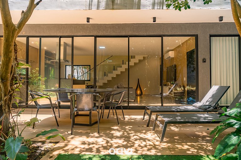 Casa com Piscina Privativa em condomínio Maxlife11 - By Qavi