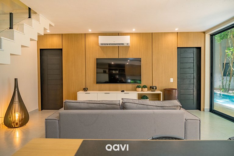 Casa com Piscina Privativa em condomínio Maxlife11 - By Qavi