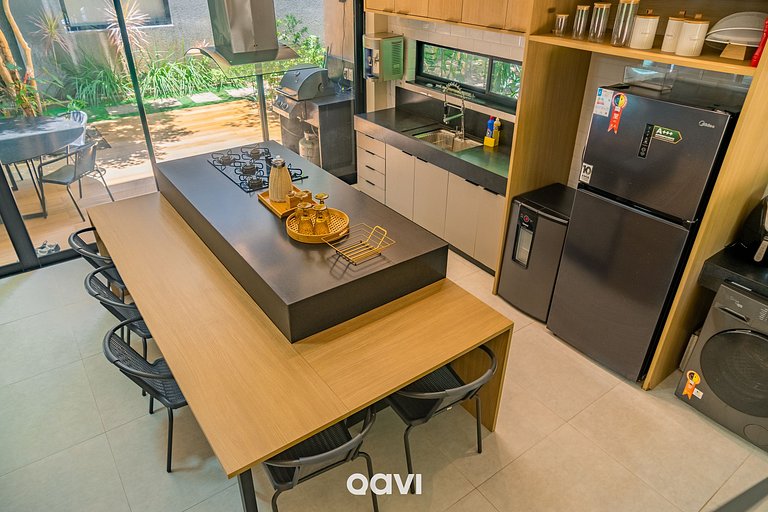 Casa com Piscina Privativa em condomínio Maxlife11 - By Qavi