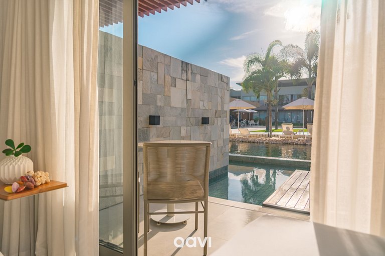 Quarto Deck Molhado Frente Piscina