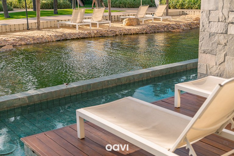 Quarto Deck Molhado Frente Piscina