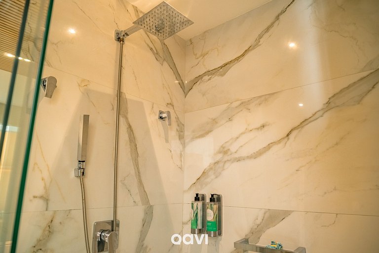 Quarto Deck Molhado Frente Piscina