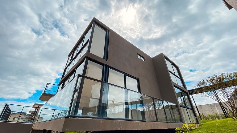 Casa com 4 suítes em condomínio de luxo - Bananeiras