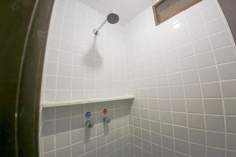 Suíte Quádruplo Superior Almarina Pipa by QAVI